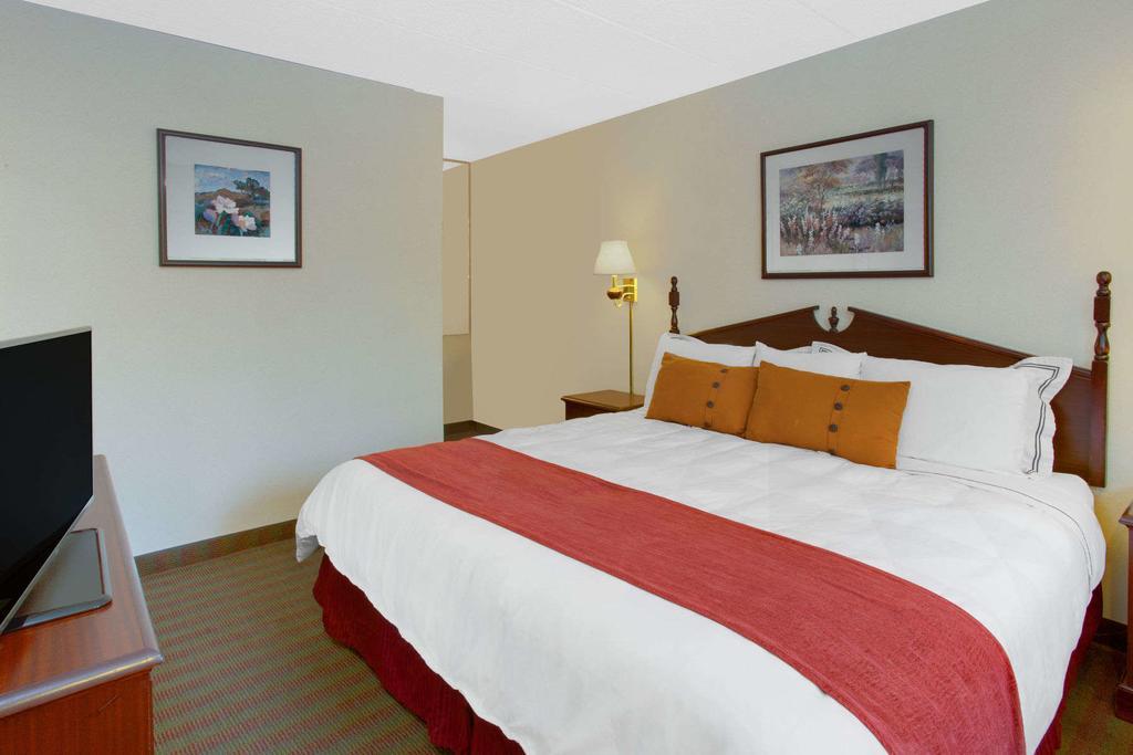 Days Inn By Wyndham Davenport Ia Εξωτερικό φωτογραφία