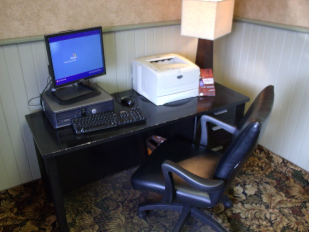 Days Inn By Wyndham Davenport Ia Εξωτερικό φωτογραφία
