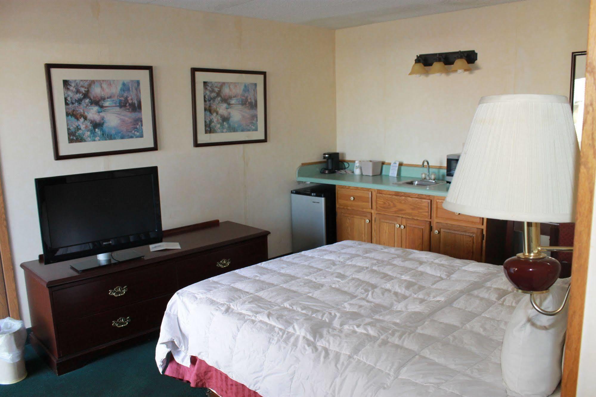 Days Inn By Wyndham Davenport Ia Εξωτερικό φωτογραφία